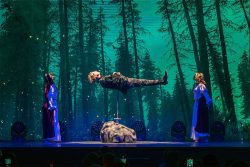 Beleef de betoverende Amsterdam Magical Experience van de getalenteerde illusionist Nigel Otermans.